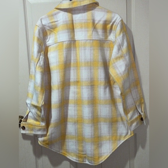 OLD NAVY Plaid Soft-Brushed Utility Shacket - Picture 4 of 4